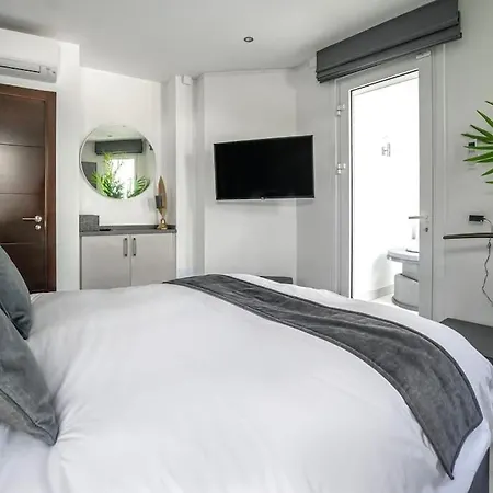 Hotel Casa - By Apricus Holidays *